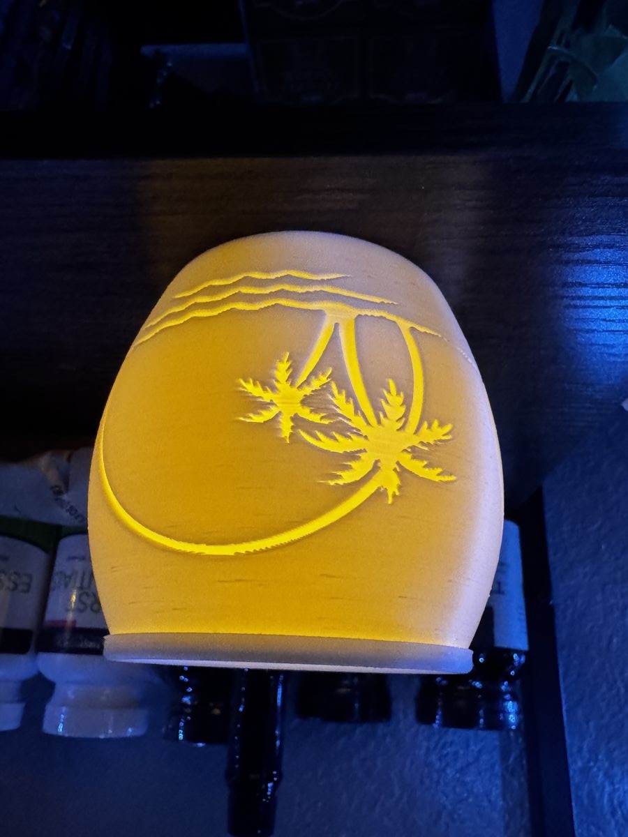 Small tealight candle