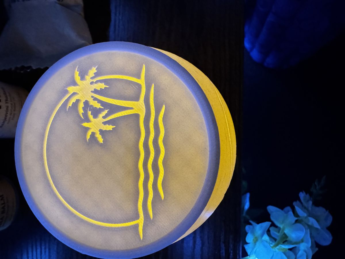 Medium tealight candle