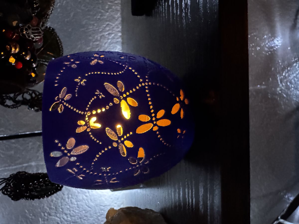 Large tealight candle