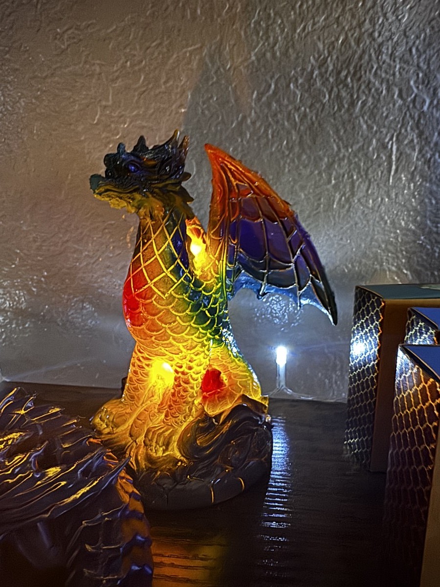 Battery-powered dragon lamp
